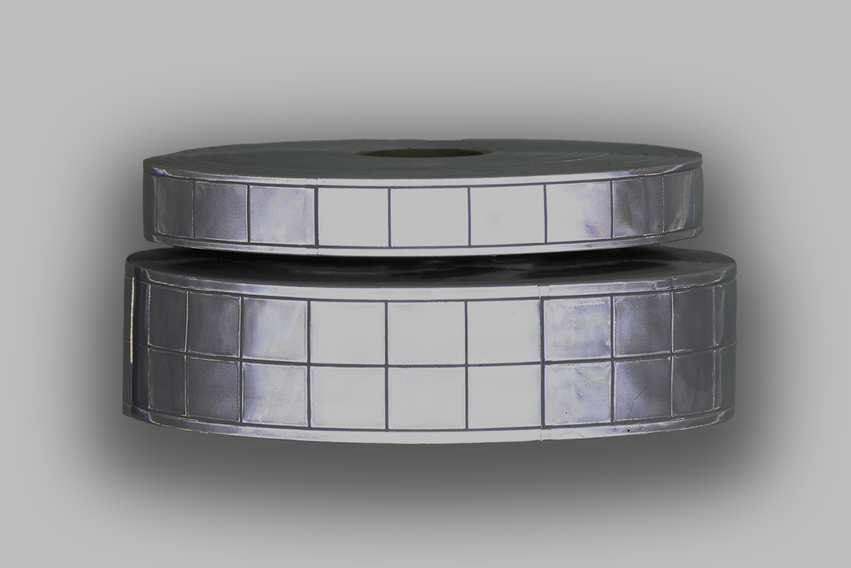 biała taśma pryzmatyczna dzień